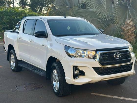TOYOTA HILUX 2.8 SR 4X4 CD 16V DIESEL 4P AUTOMÁTICO
